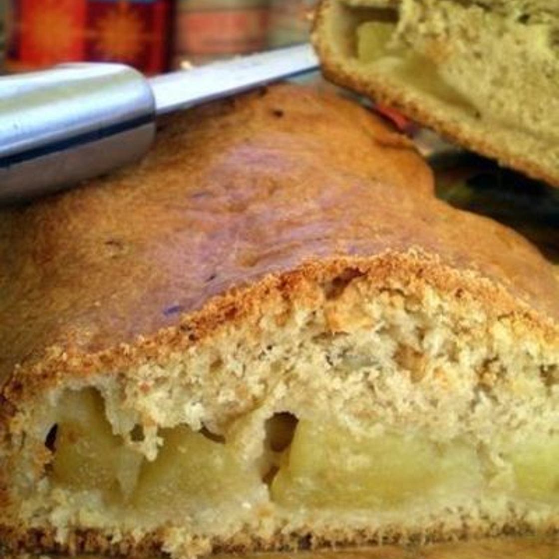 Aepfel Wecka (Rustic Alsatian Apple Bread)