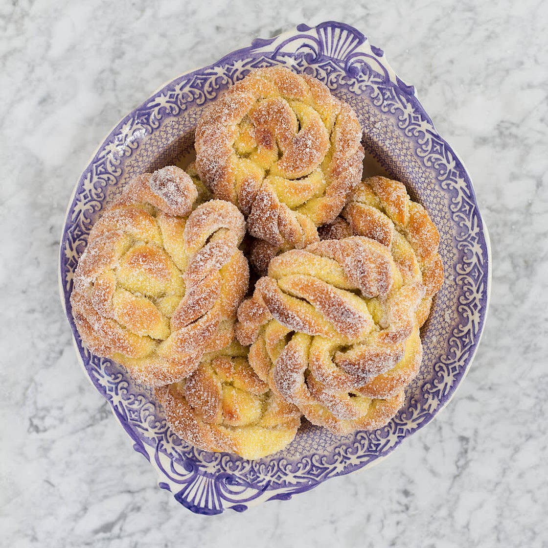 Vegan cinnamon knots (Veganska saffransknutar)