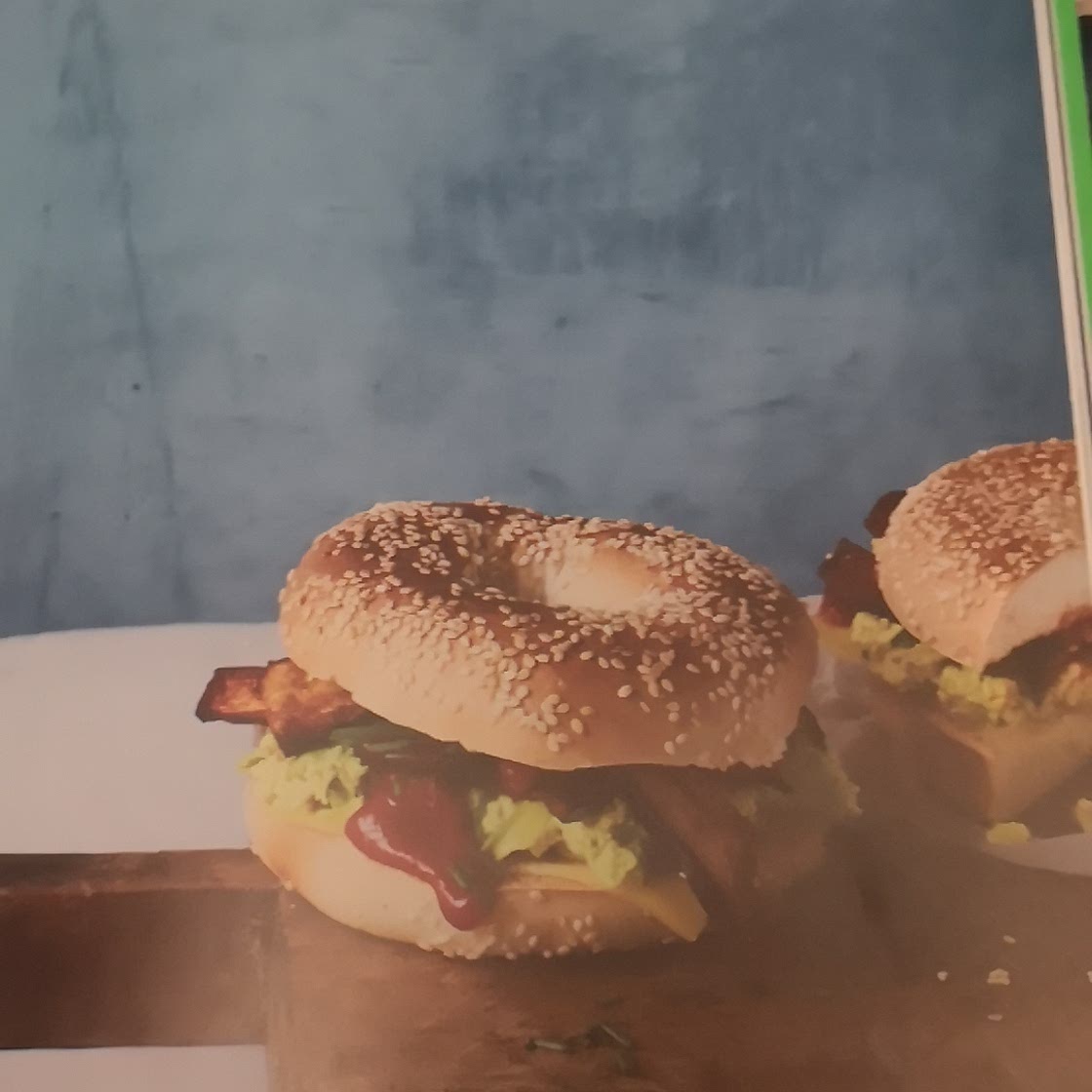 BIG BREAKFAST BAGEL