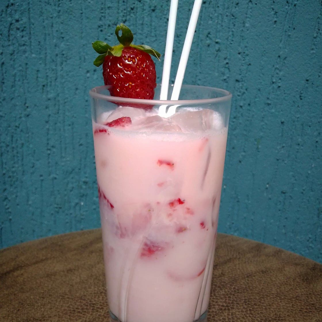 Caipifruta de morango (sem álcool)