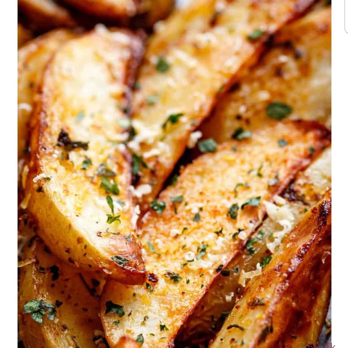 Crispy garlic parmesan potato wedges
