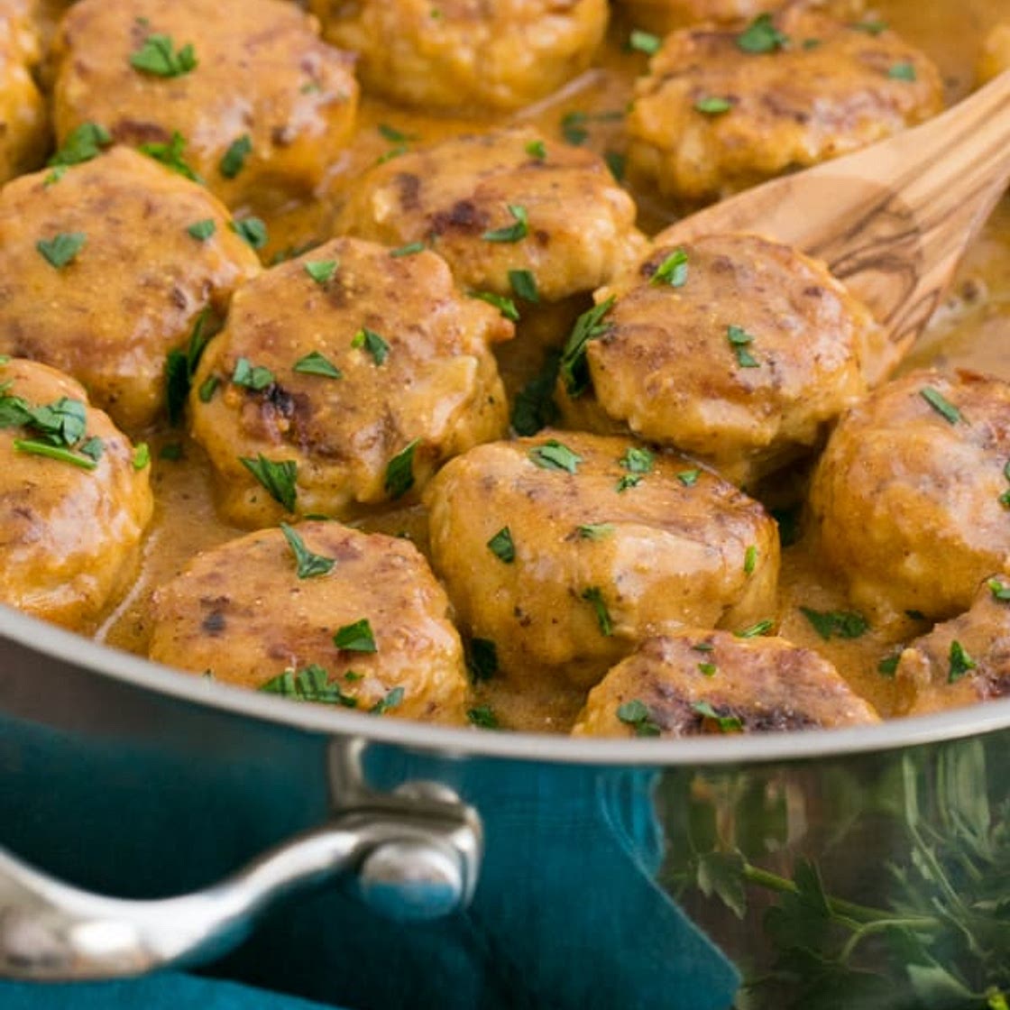 Chicken Meatballs in a Cream Sauce (Tefteli)