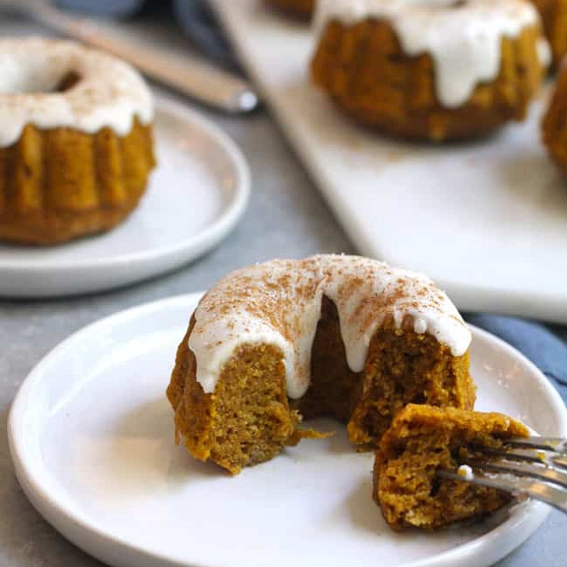 Mini pumpkin spice cakes with eggnog custard