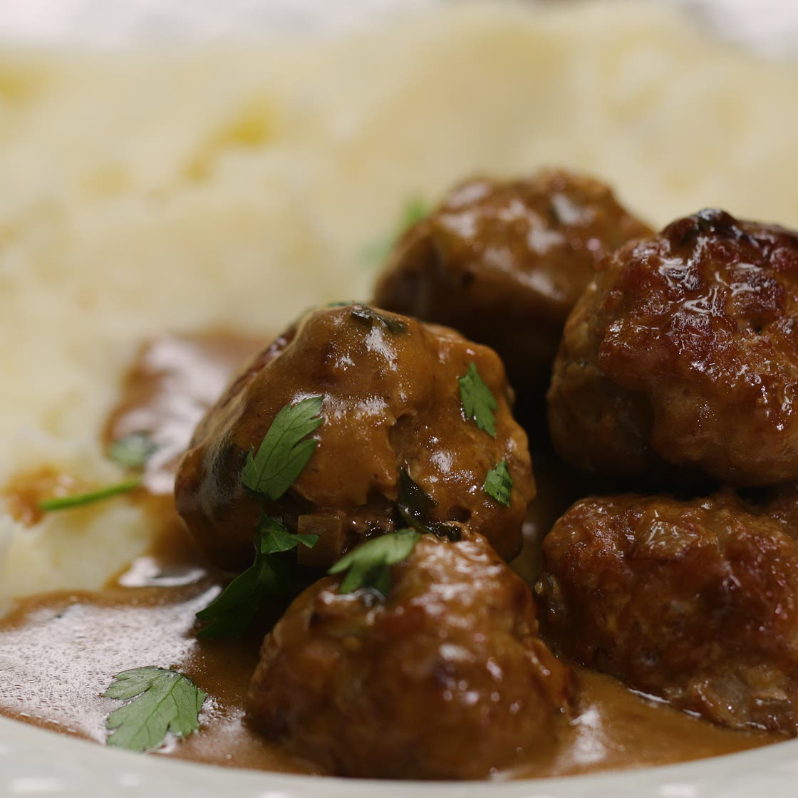 £2 Mini Turkey Meatballs In A Creamy Sauce With Mash