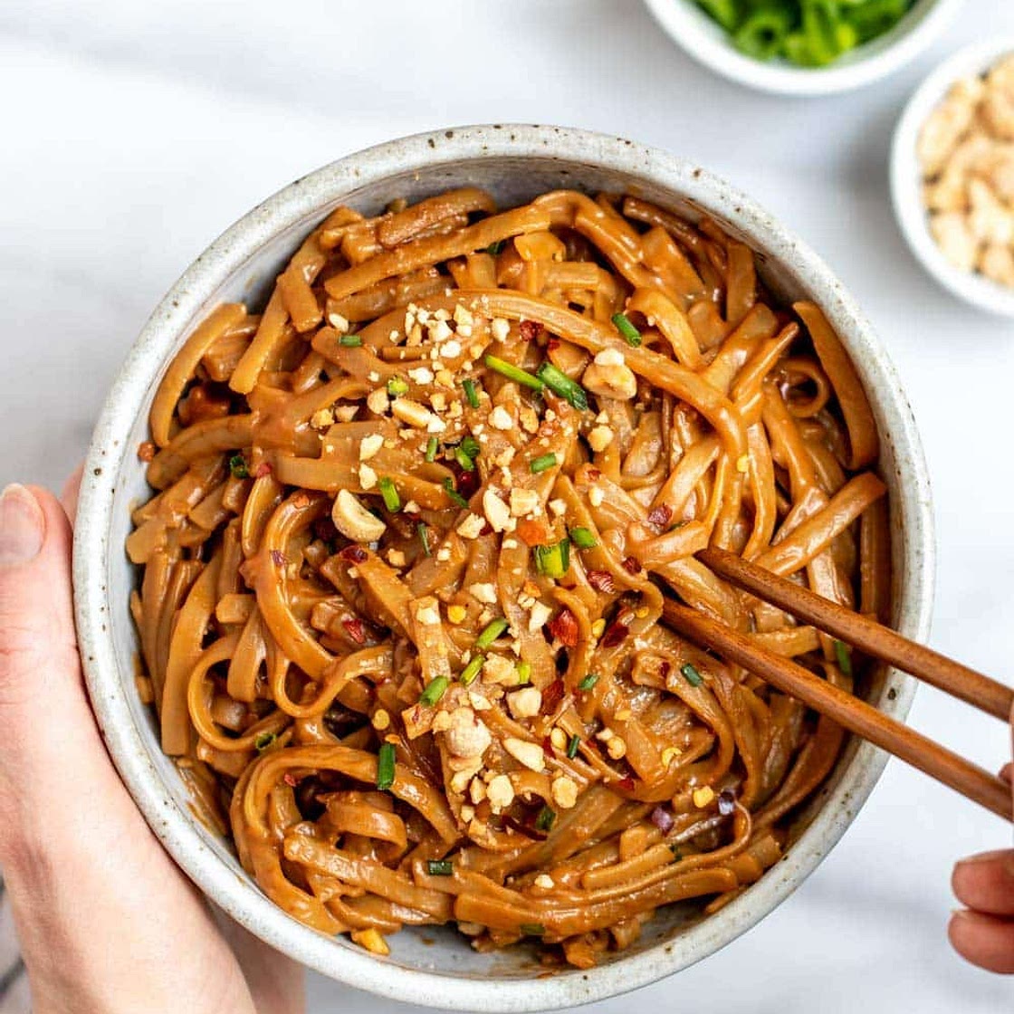 15 Minute Spicy Peanut Noodles