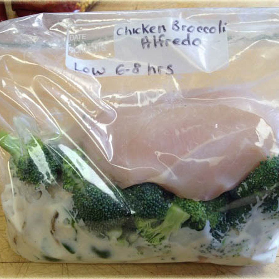 Crock-Pot Cheesy Chicken Potato & Broccoli