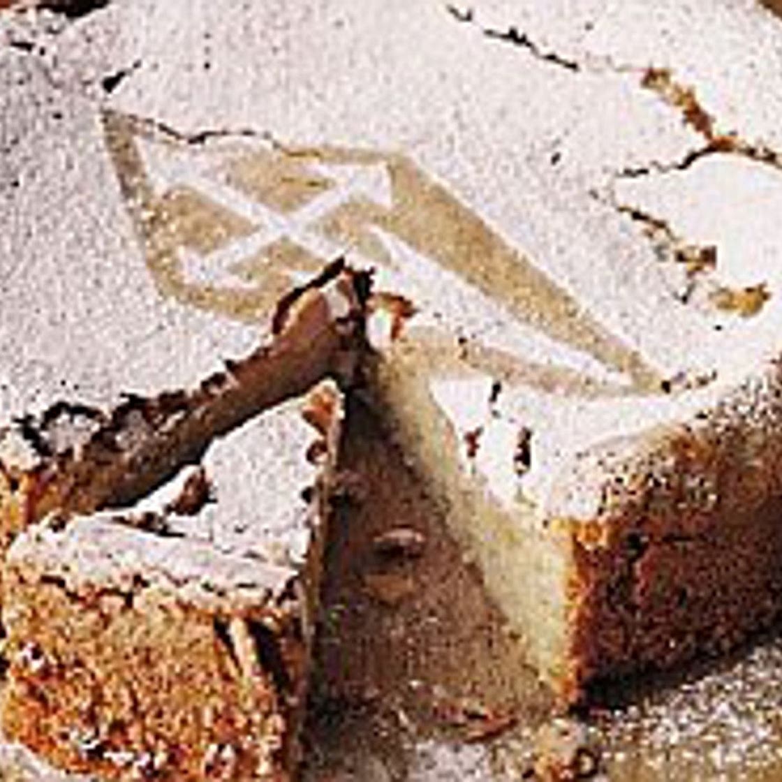 Costa del-icious! Traditional Spanish almond cake