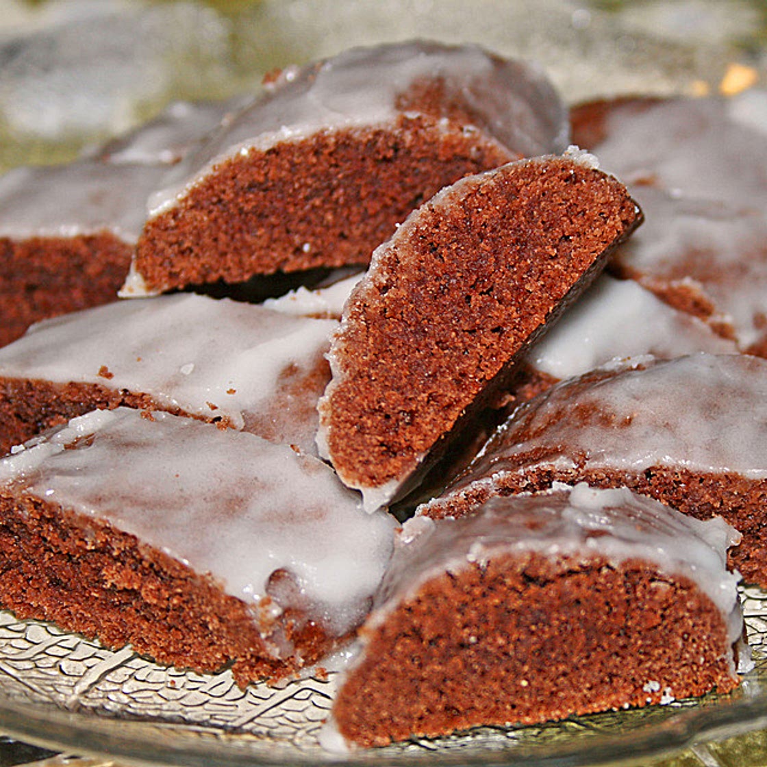 Christmas Cookie Alpenbrot - A German Lebkuchen • Best German Recipes