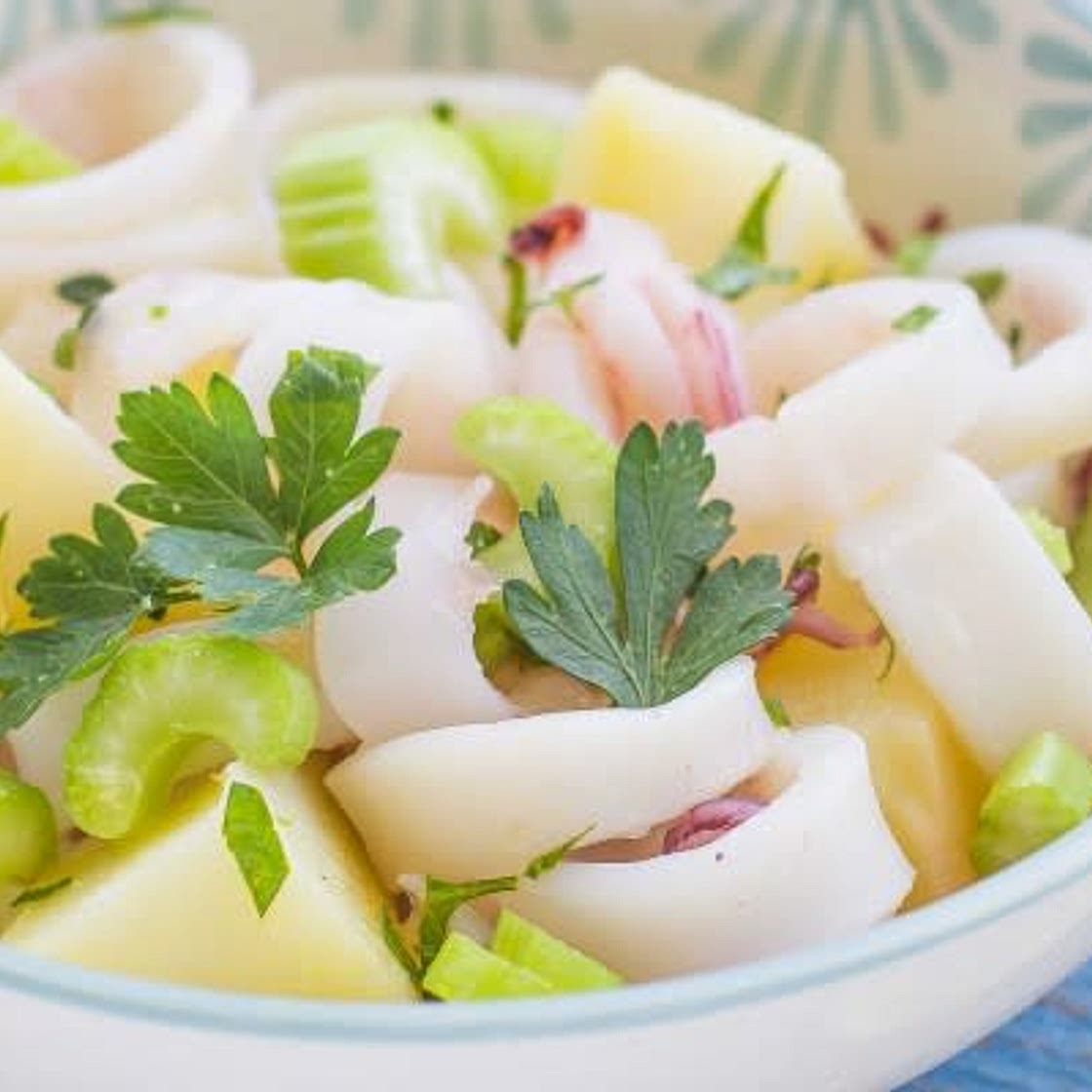 Insalata di calamari con patate zucchine cipolle