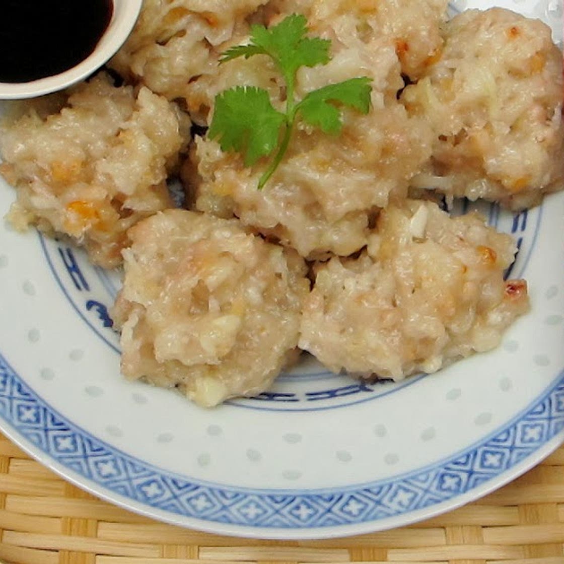 Hakka White Radish Meatballs (客家清蒸萝卜丸)