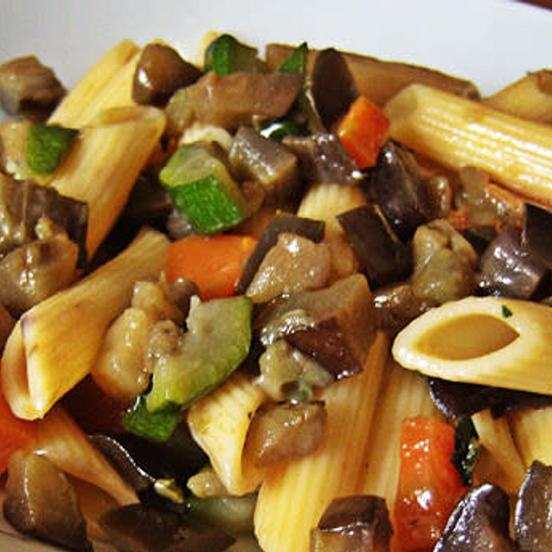 Pasta con sugo alle verdure