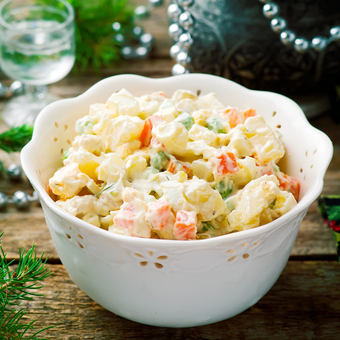 Салат Оливье с курицей – проверенный рецепт с фото