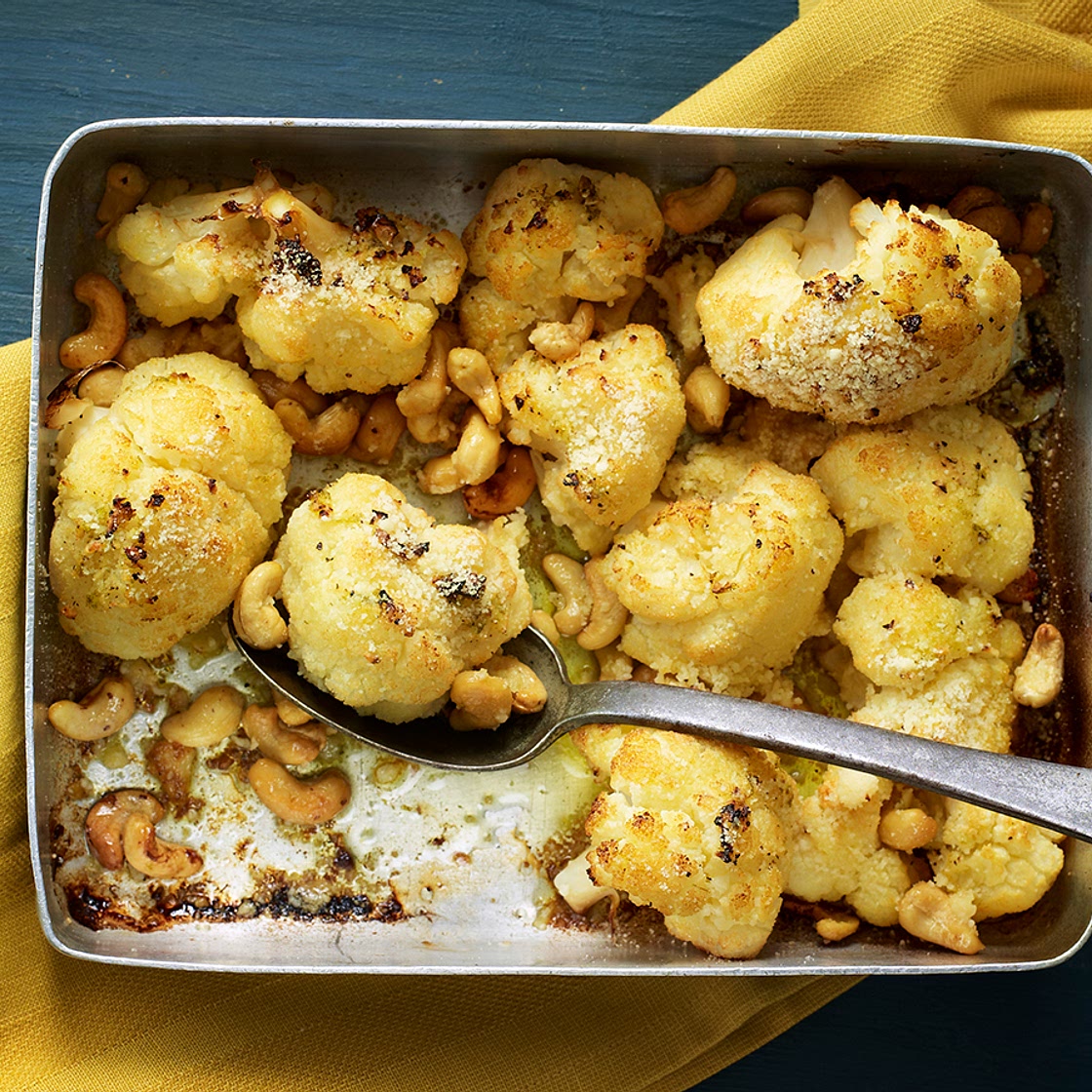Roast cauliflower with cashew nuts