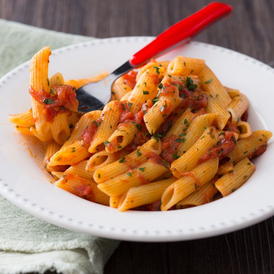 Penne arrabbiata (Spicy penne pasta)