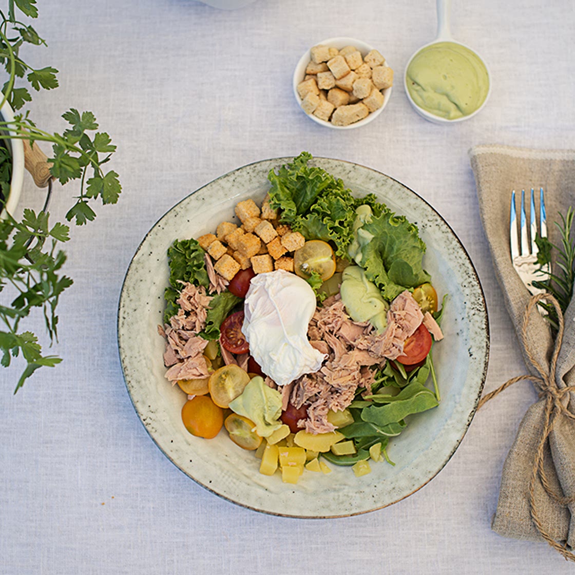 Thunfischsalat mit Avocado Dressing
