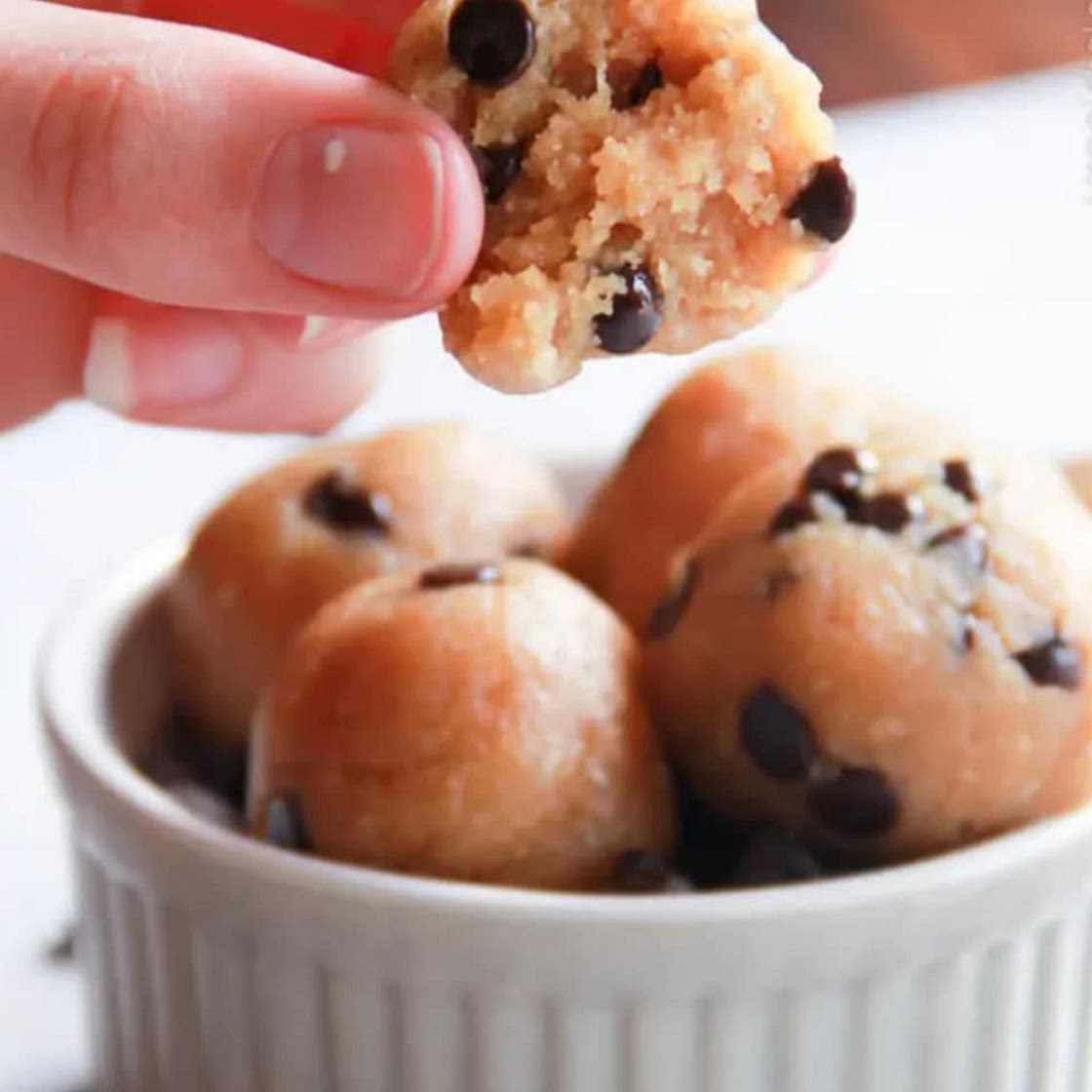 Healthy Cookie Dough Truffles