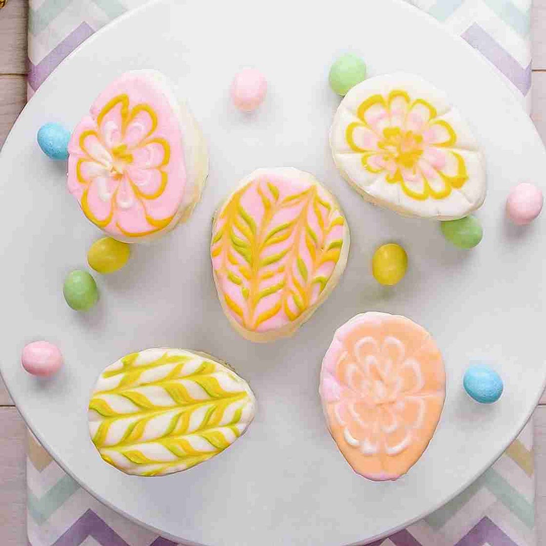 Mini Raspberry-Filled Easter Egg Cakes