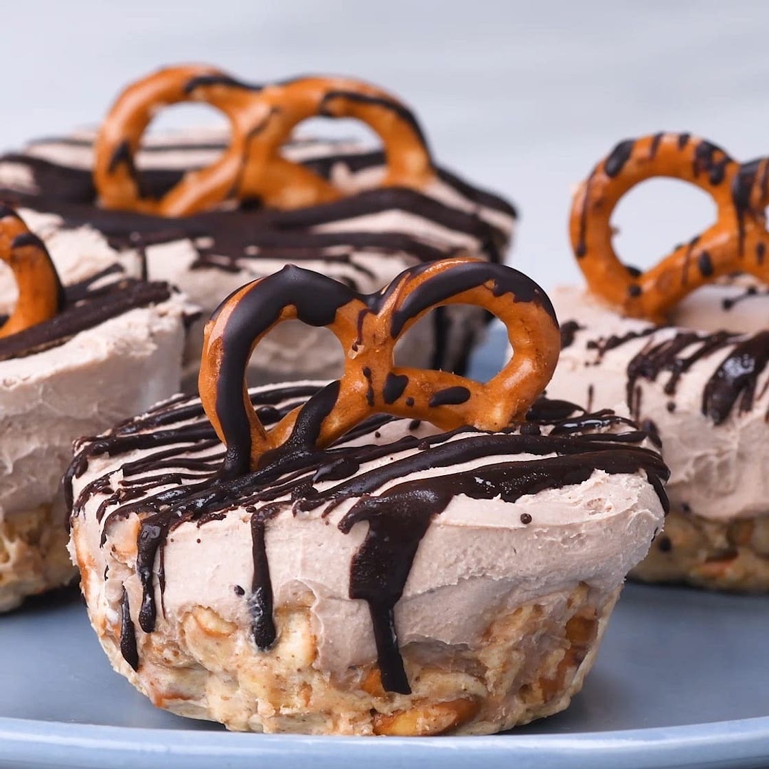 Peanut Butter Pretzel Cheesecake Tart