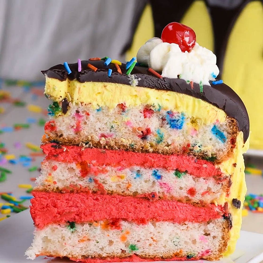 You’ll Go Bananas for Our Chocolate Covered Banana Split Cake