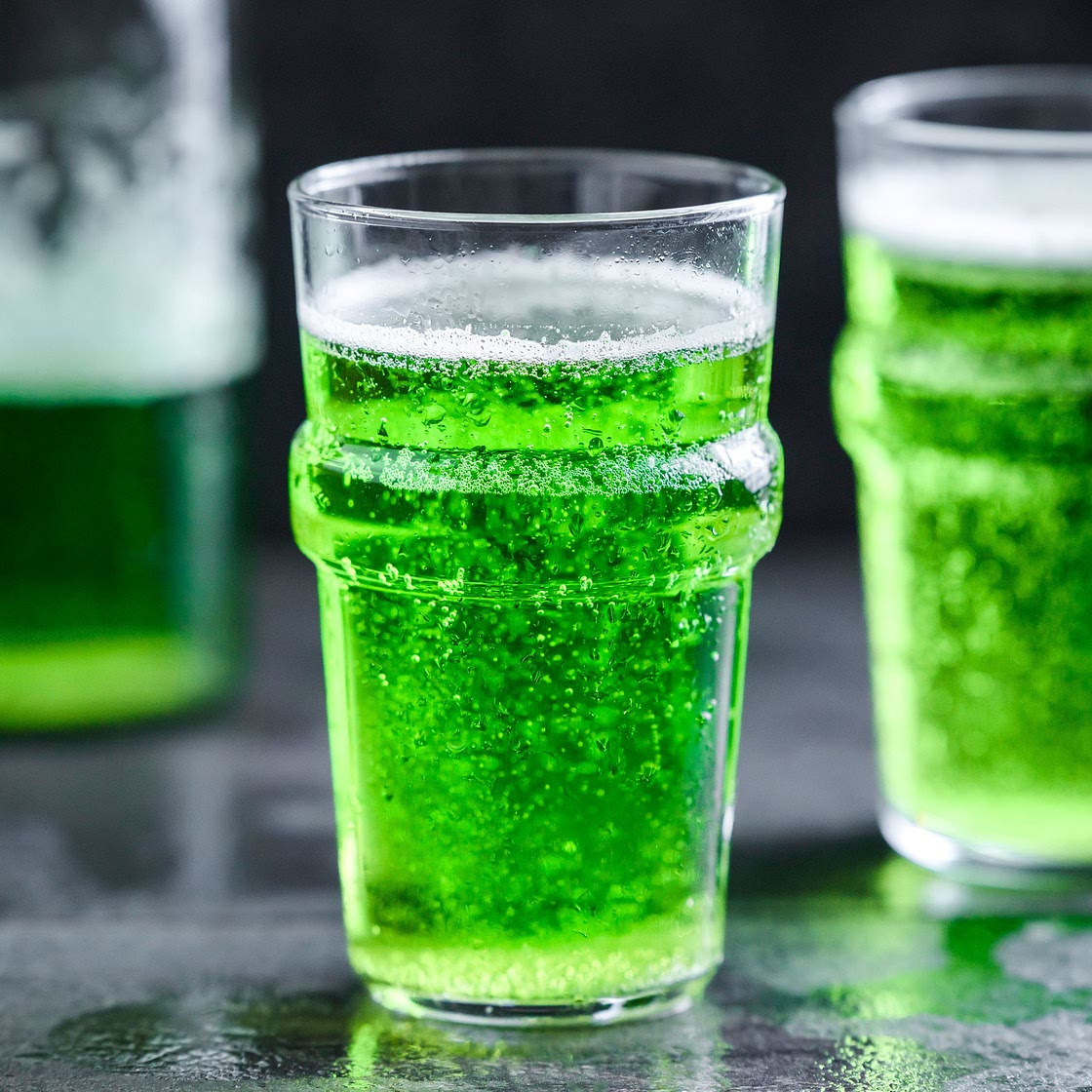 How to Make Green Beer for Your St. Patrick's Day Celebration