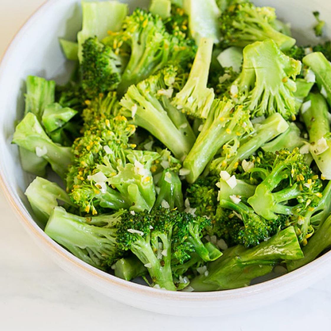 Microwave Steamed Lemon & Garlic Broccoli