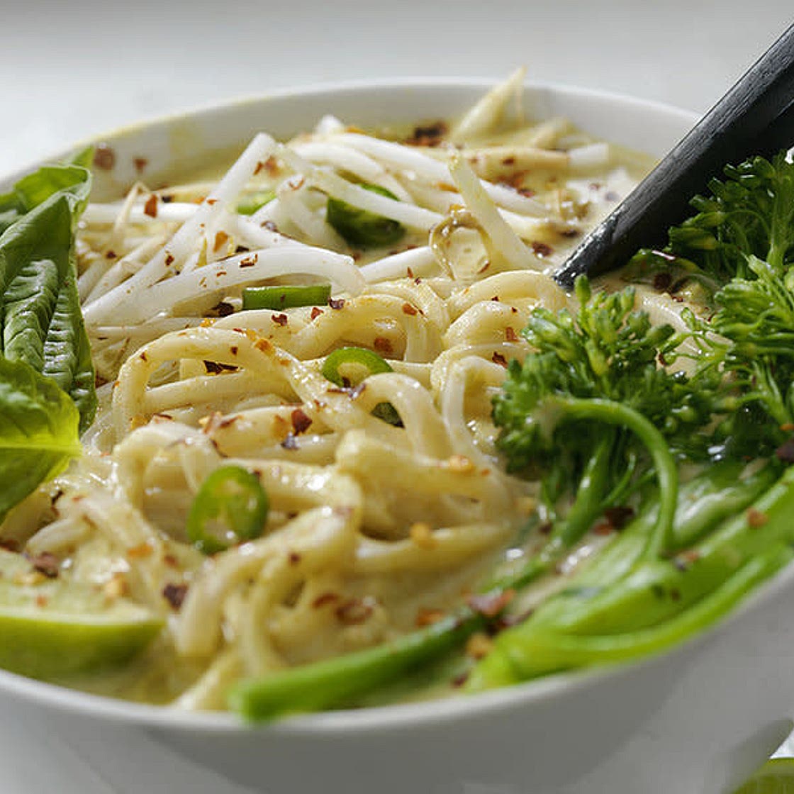 Noodlesoep met spinazie