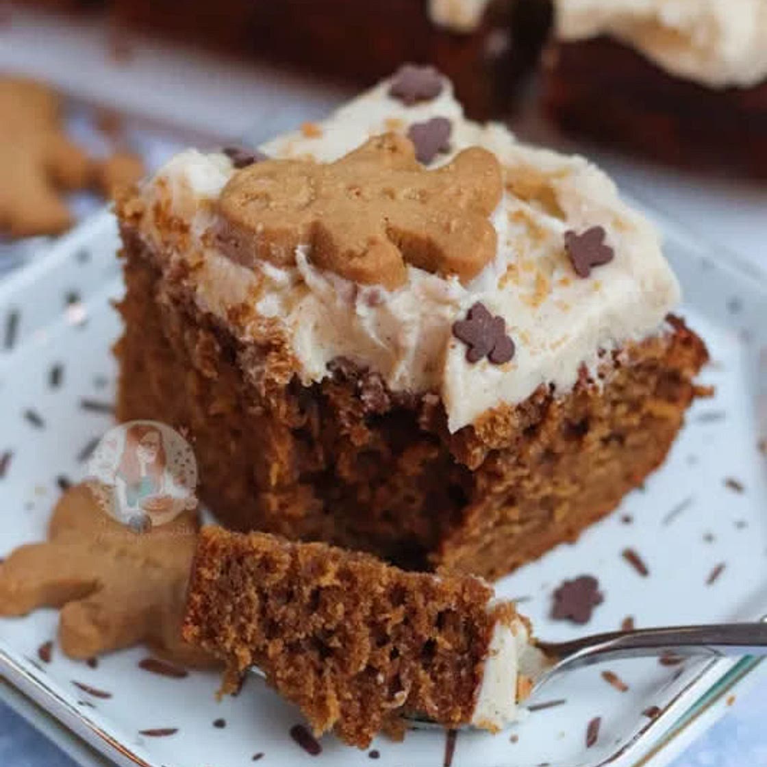 Gingerbread Traybake Cake!
