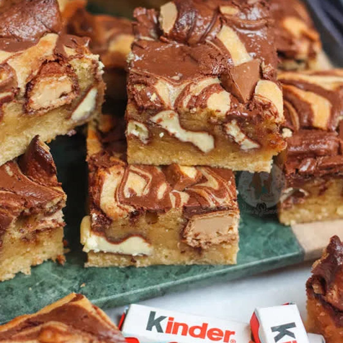Kinder Bueno Blondies!