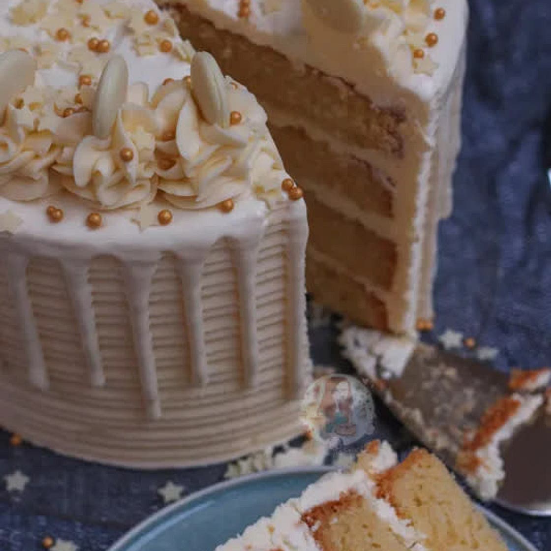 White Chocolate Drip Cake!