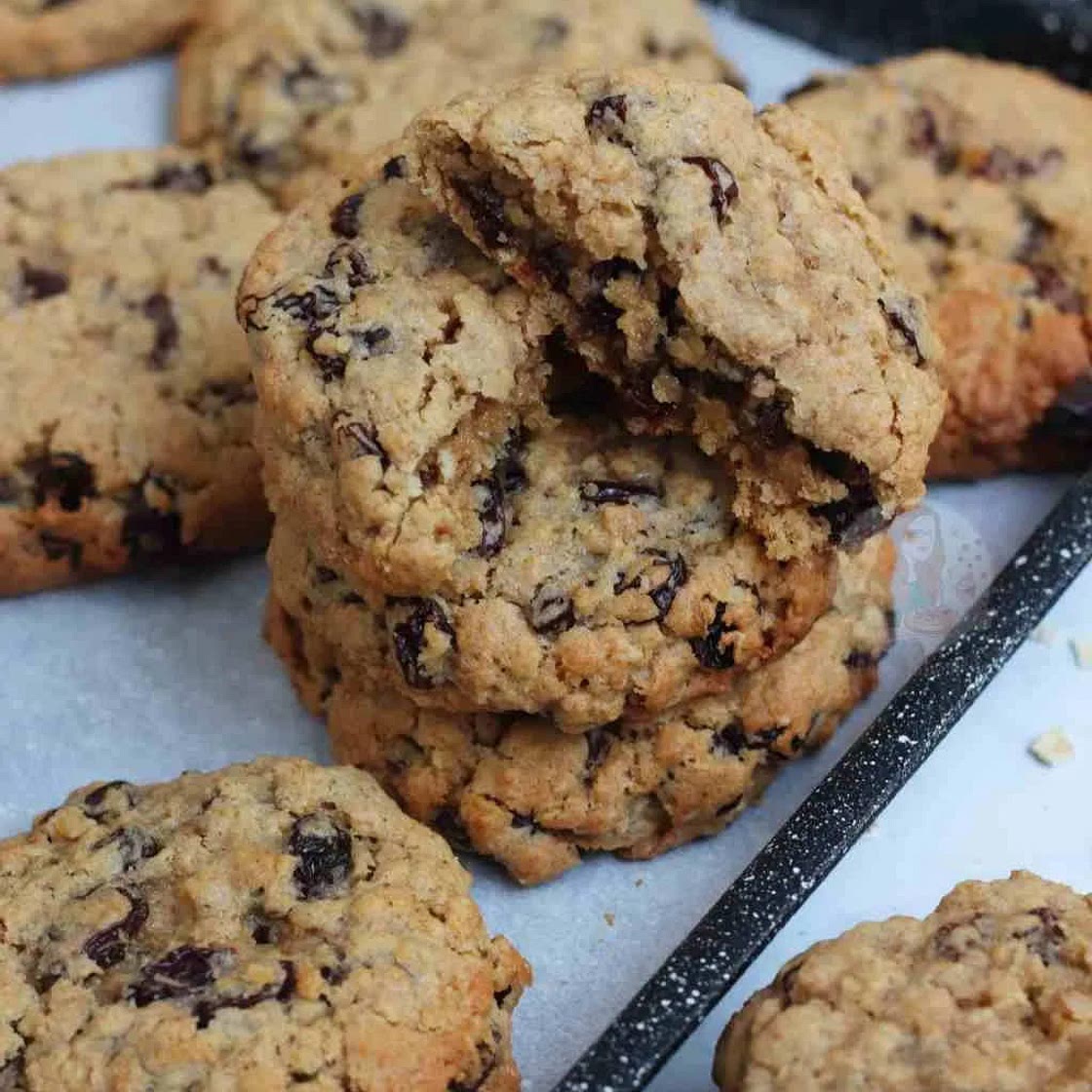 Oatmeal Raisin Cookies!