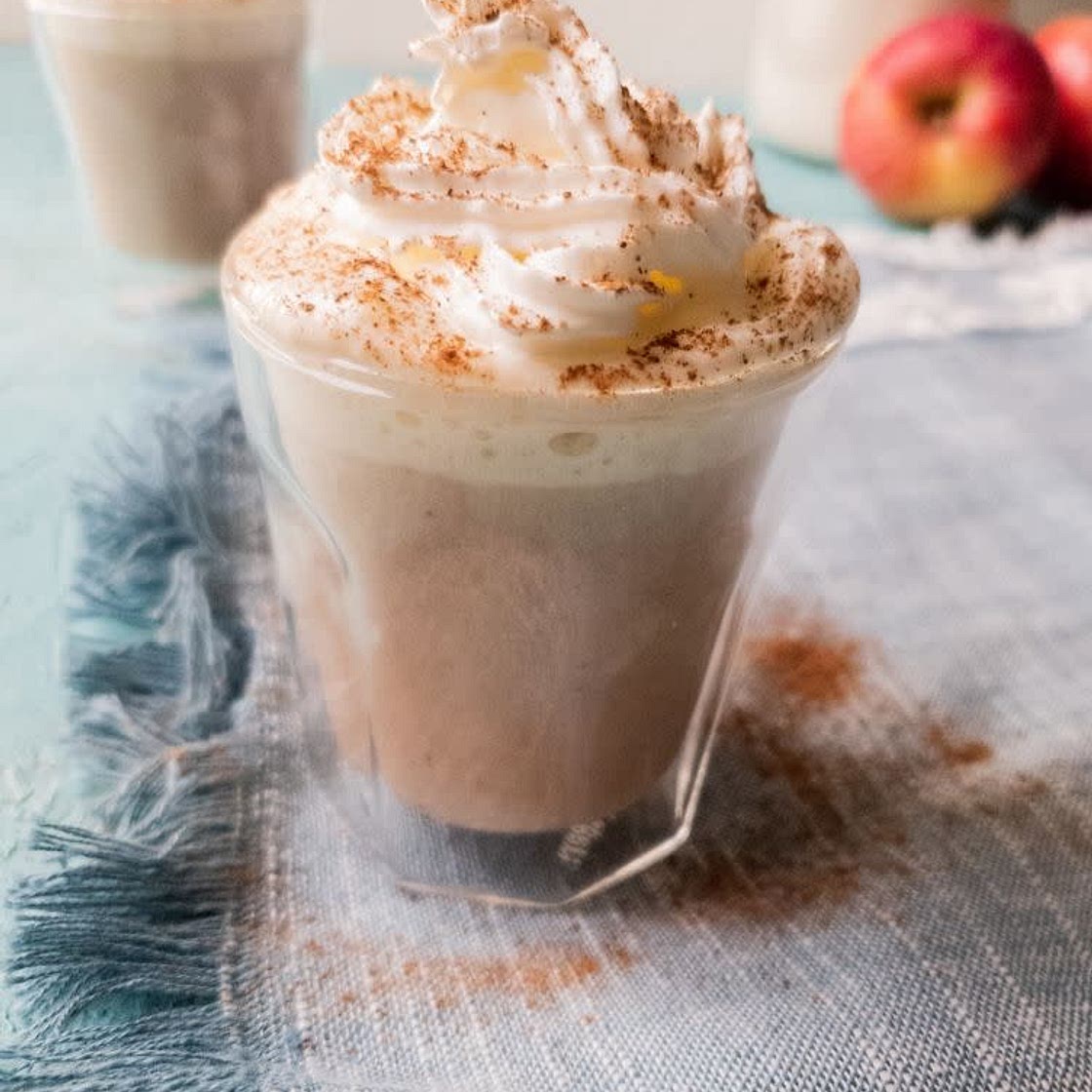 Apple Cinnamon Milkshake With Apple chunks 