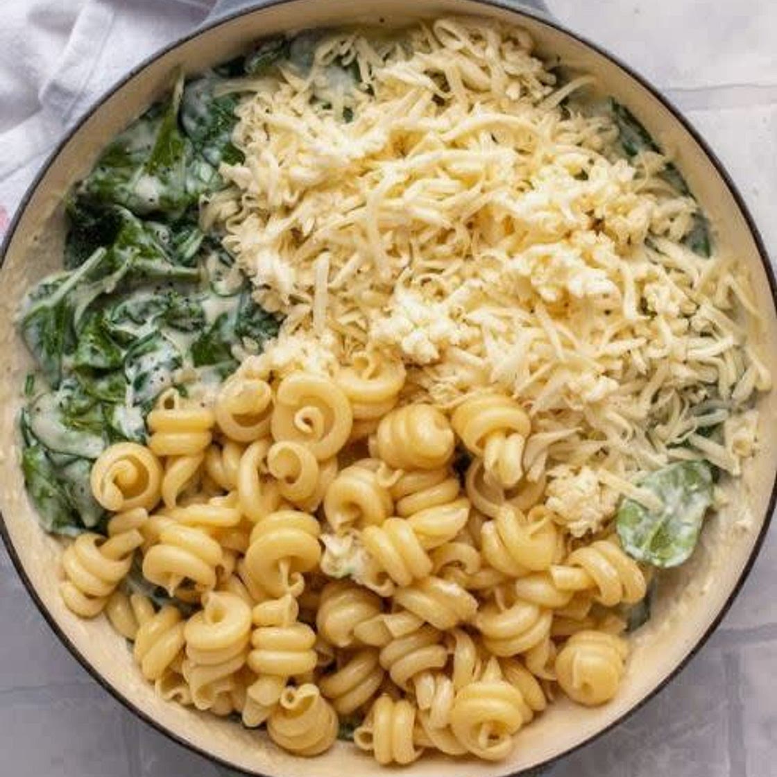 CREAMED SPINACH MAC AND CHEESE