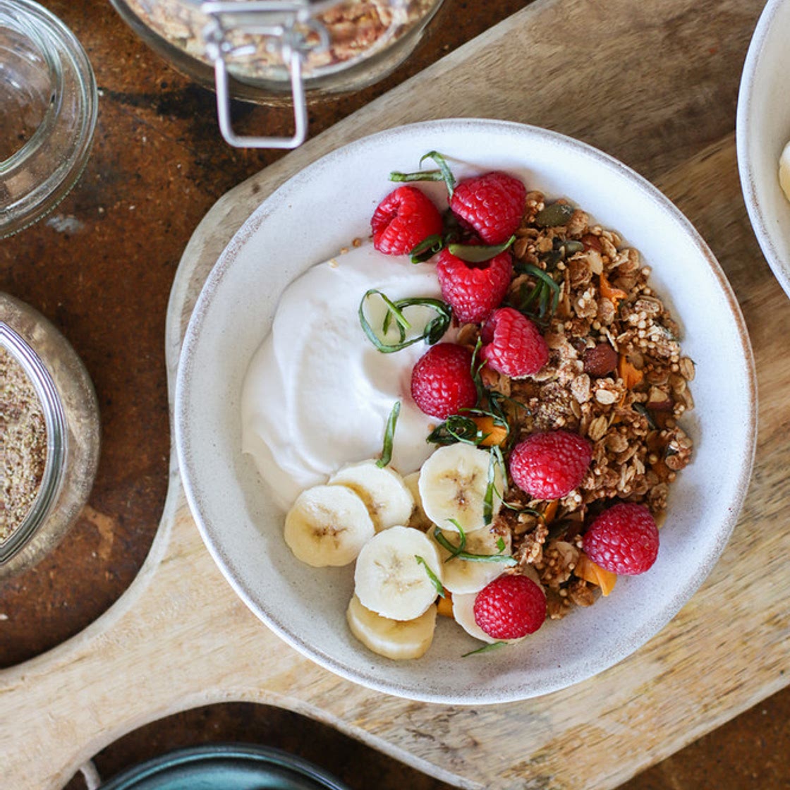 Crunchy Almond & Mango Granola