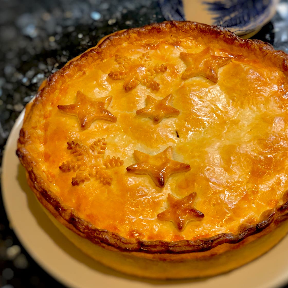 Old fashioned English Steak & Ale Pie