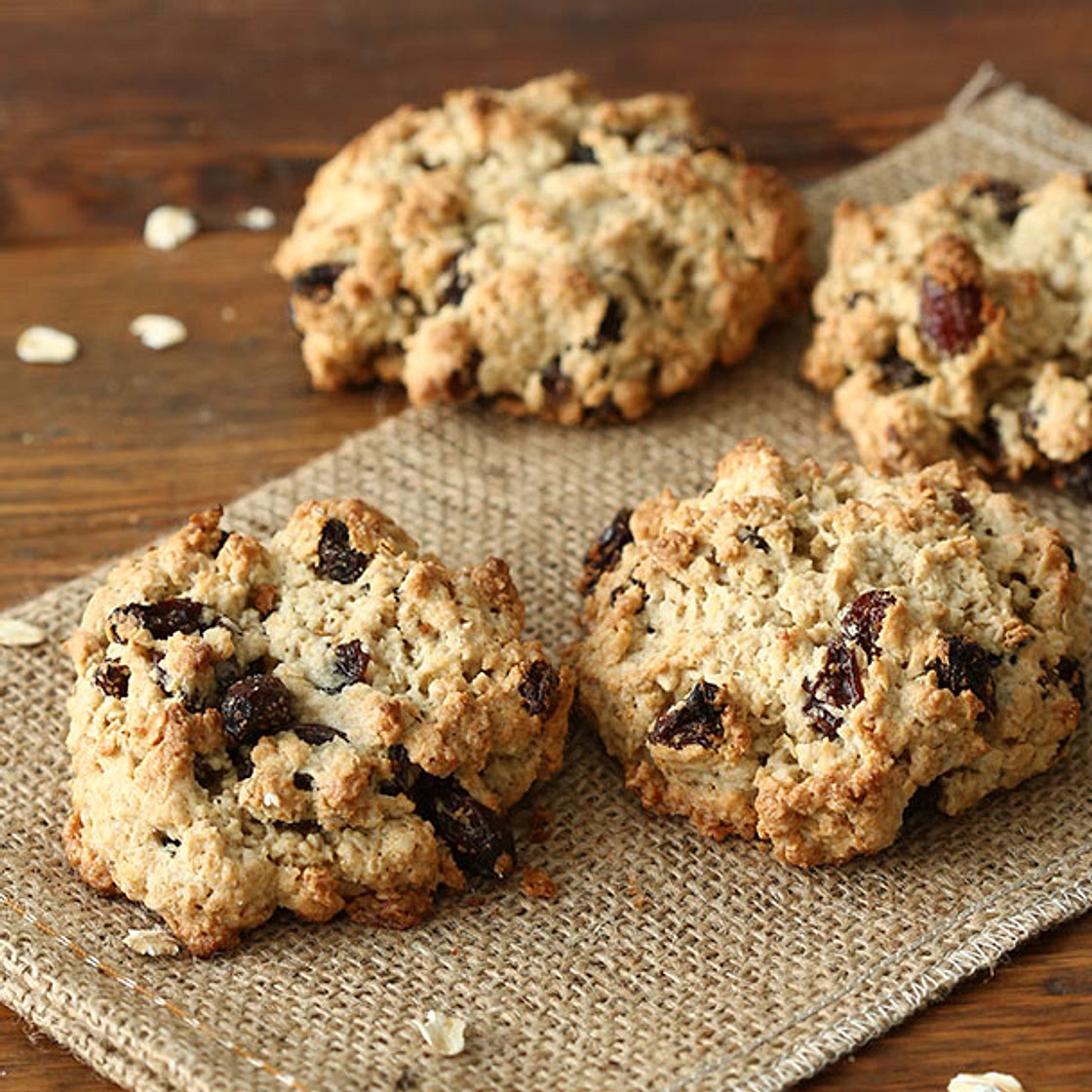 Vanishing Oatmeal Raisin Cookies Recipe | Quaker Oats
