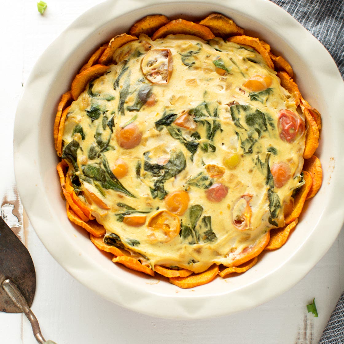 Easy vegan veggie quiche with sweet potato crust