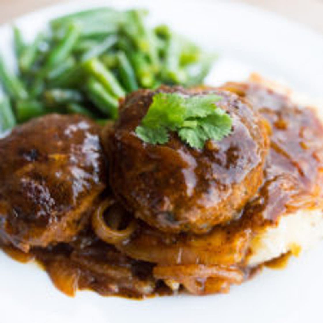 Hamburger Steaks with Mashed Potatoes and Green Beans (Whole30)