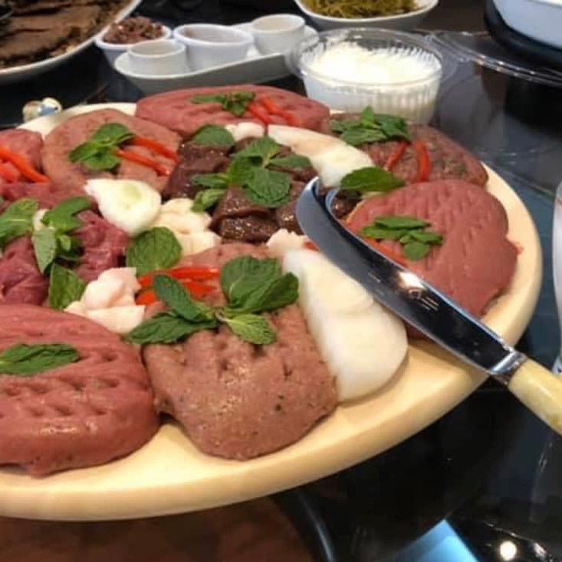 Kibbeh Nayyeh (Lebanese Raw Kibbeh) الكبّه النيّه اللبنانية
