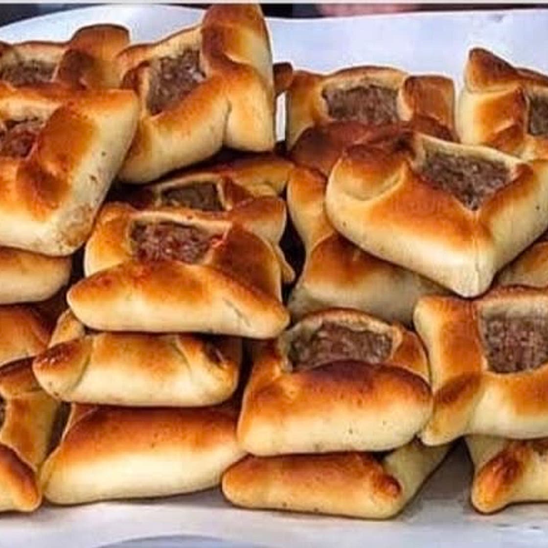 Sfeiha Baalbakia with Minced Lamb. (صفيحة بعلبكية)
