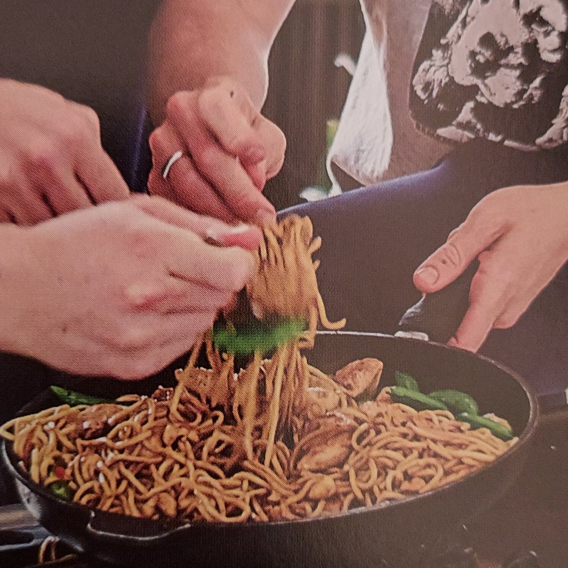 HOISIN CHICKEN EGG NOODLES