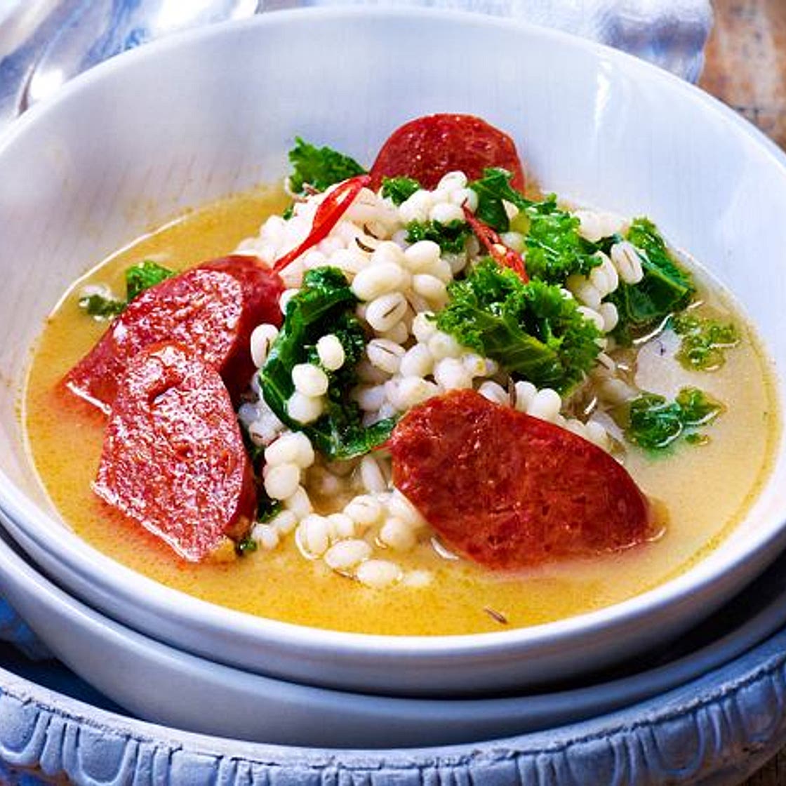 Feuriger Grünkohl-Eintopf mit Graupen und Chorizo