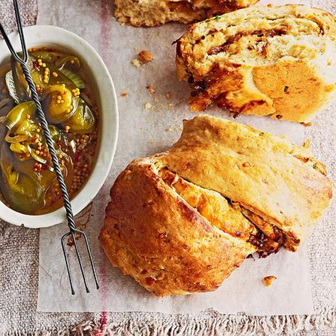 Pull-apart-Brot mit karamellisierten Zwiebeln