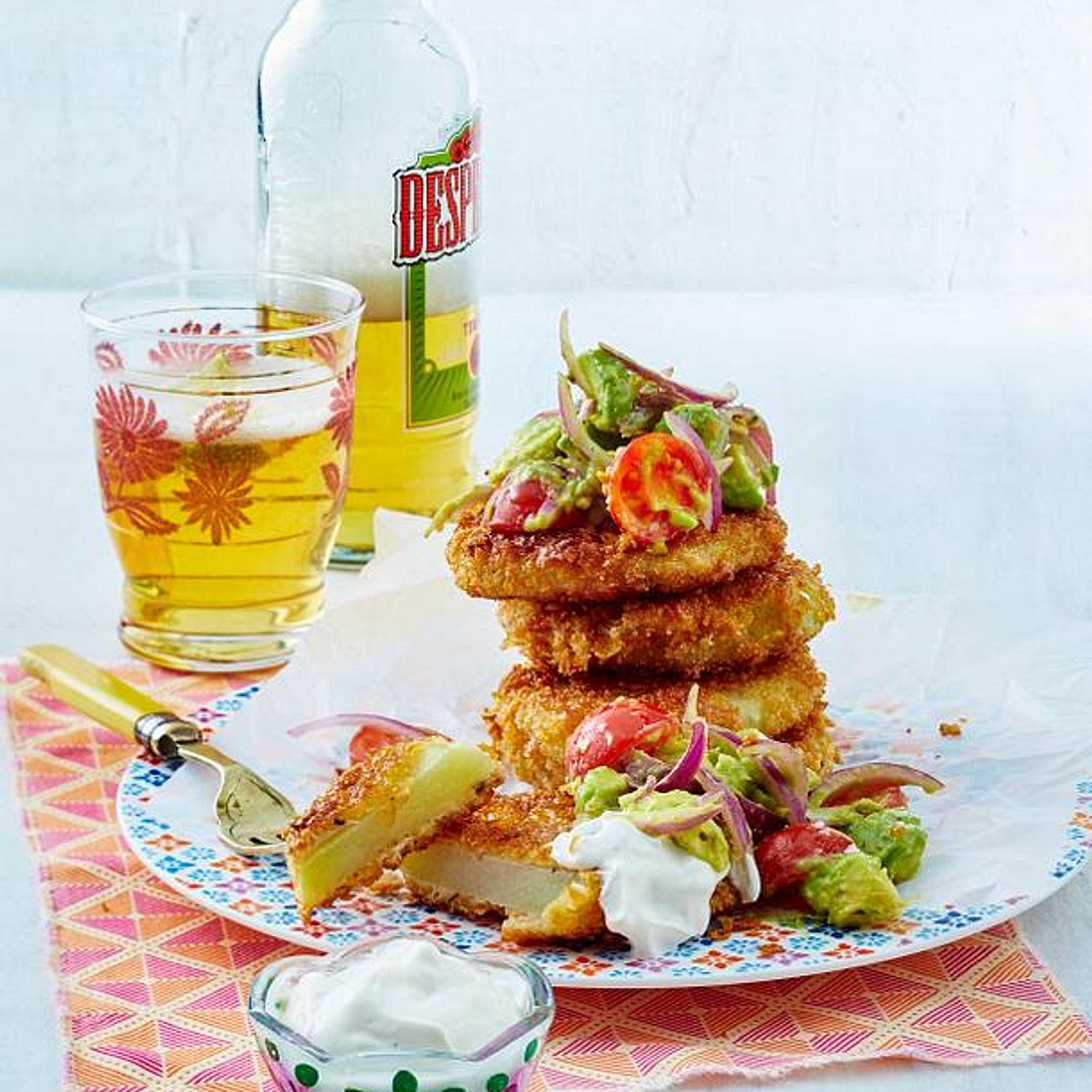 Kohlrabi-Schnitzeltürmchen mit leichter Joghurt-Aioli