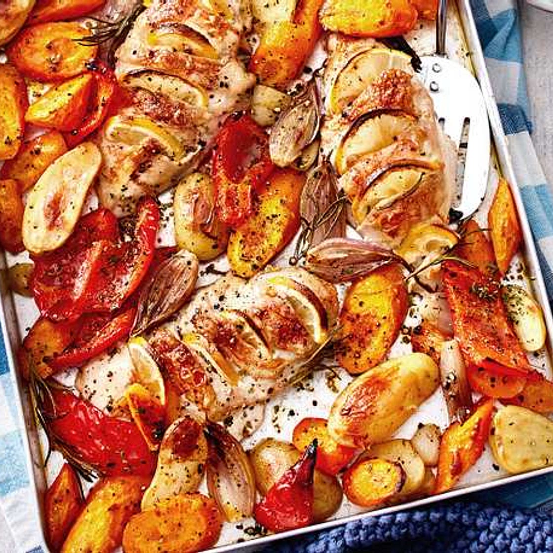 Ein Blech für alle(s): Hasselback-Huhn mit Gemüse
