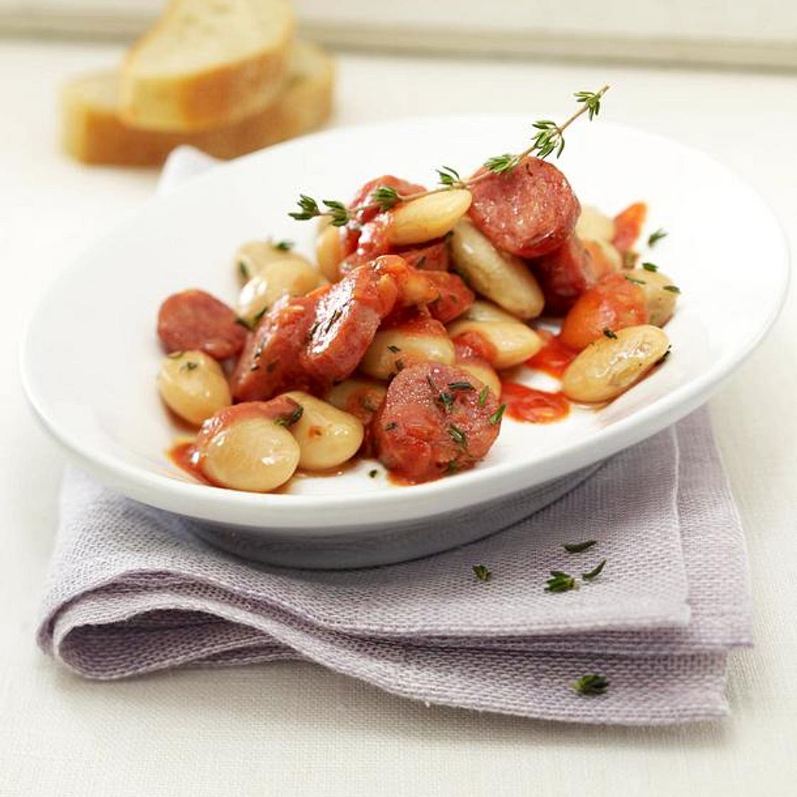 Weiße Riesenbohnen in Thymian-Tomatensoße mit Salsicce-Wurst