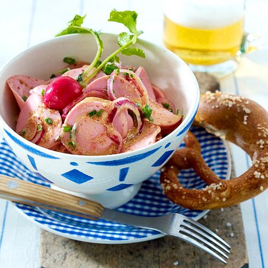 Bayerischer Wurstsalat mit Brezel