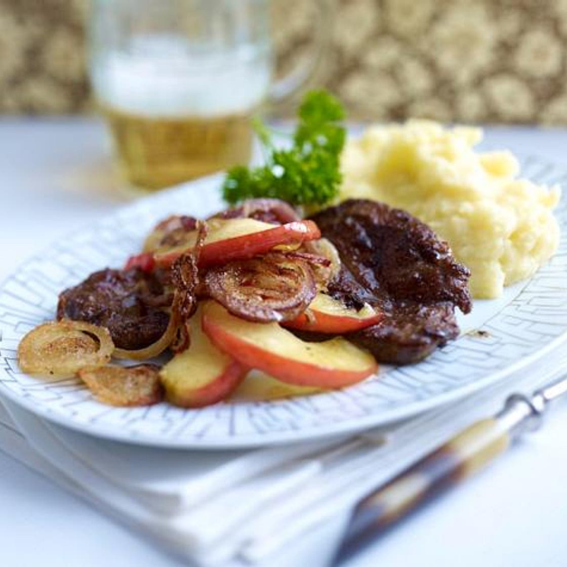 Kalbsleber Alt-Berlin mit Quetschkartoffeln