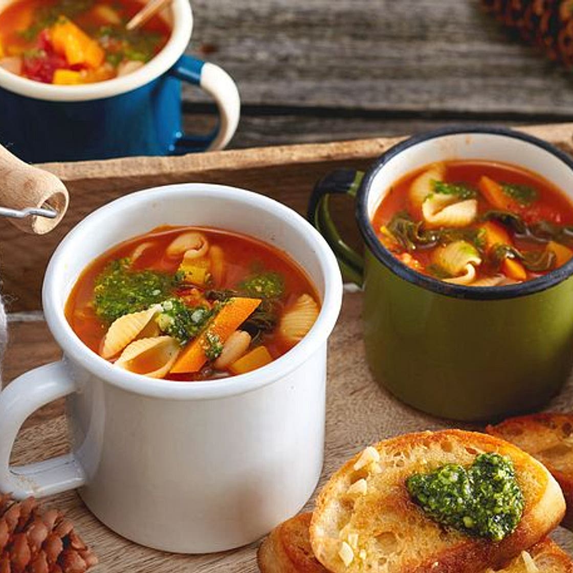 Winter-Minestrone mit Knoblauch-Bruschette