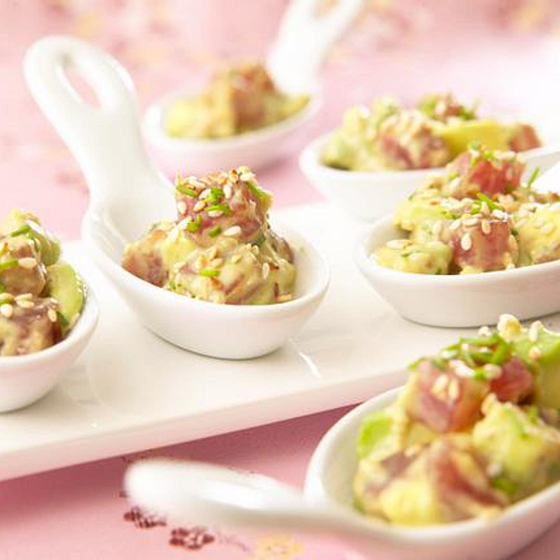 Thunfisch-Sashimi mit Avocado