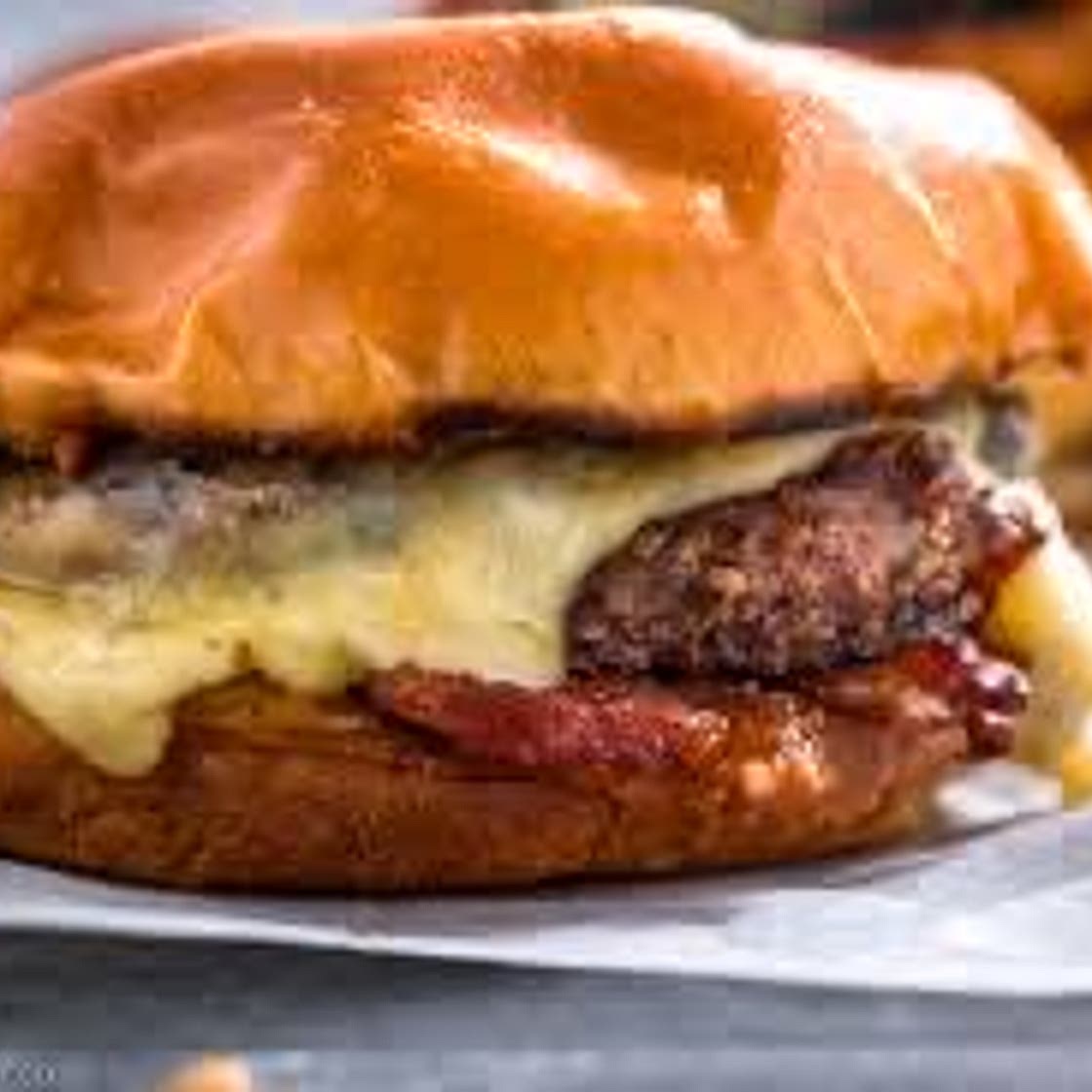 Screaming BBQ Cheeseburgers